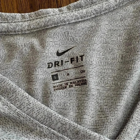 Women’s Nike Dri-fit Florida Gators tshirt - Picture 3 of 3